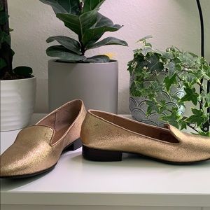 BETTYE Gold Heeled flats